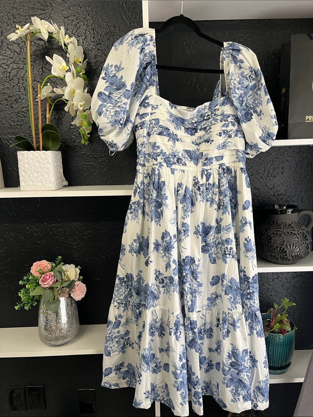Abercrombie & Fitch Emerson Blue Floral Puff-Sleeve Midi - Picture 2 of 10